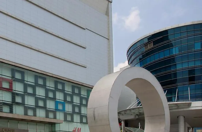 Novotel Ambassador Yongsan 5*