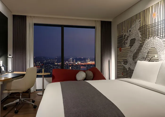 Novotel Ambassador Yongsan 5*