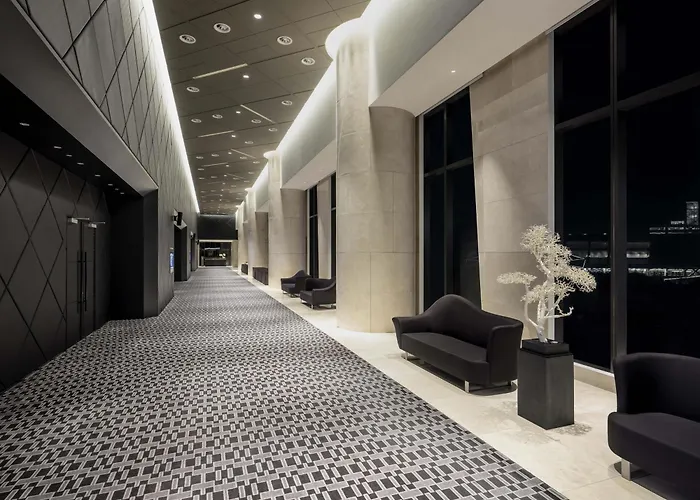 Novotel Ambassador Yongsan Hotel 5*