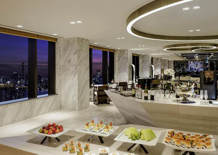 Novotel Ambassador Yongsan 5*