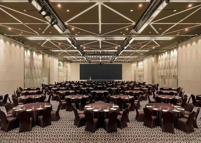 Novotel Ambassador Yongsan 5*